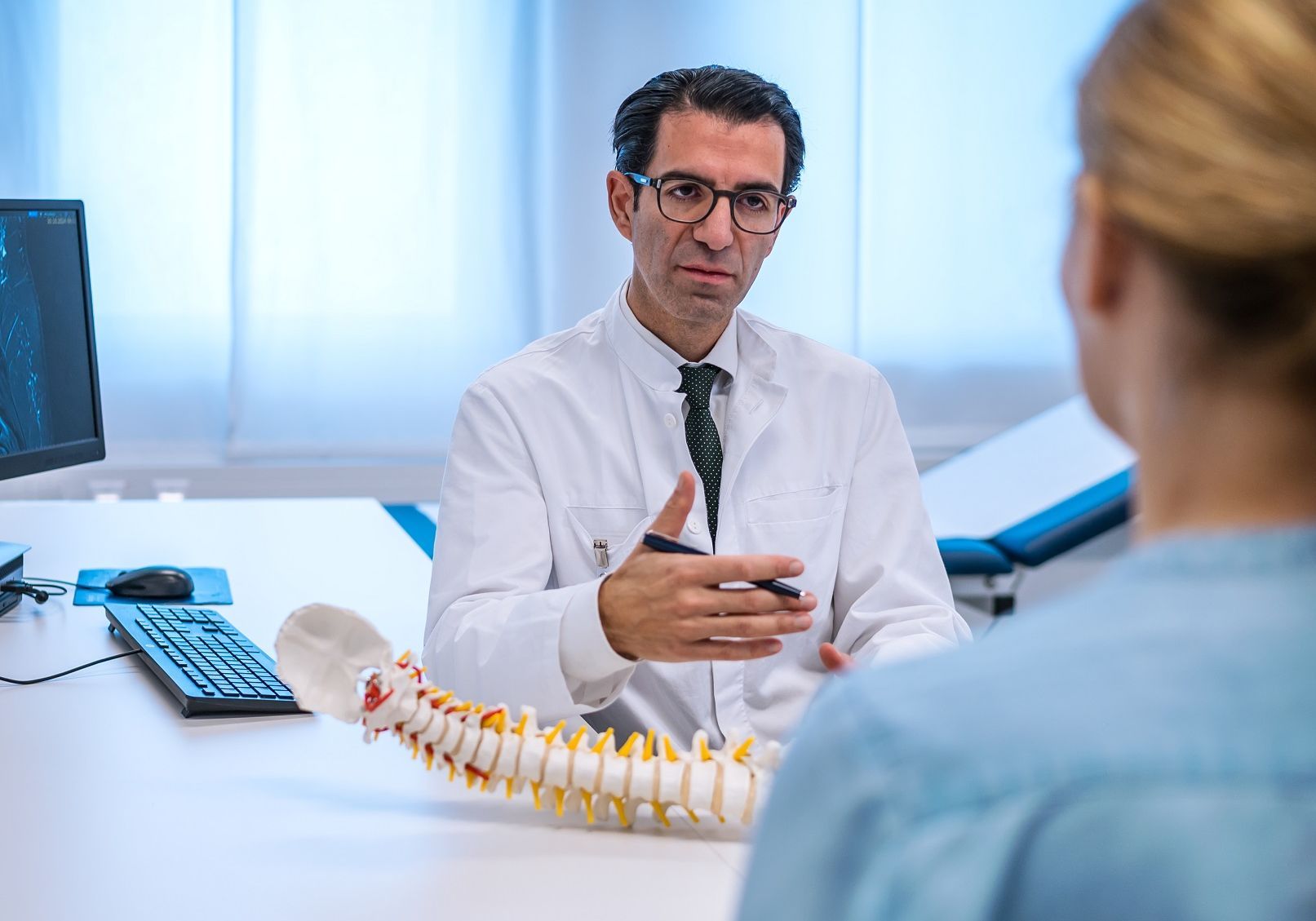 Consultation on spine with Prof. Dr. med. Mazda Farshad