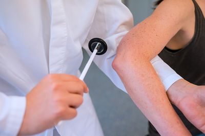 Chiropraktische Behandllung von oberen Extremität
