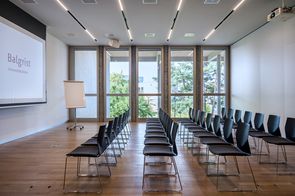Grosser Seminarraum Es stehen zwei grosse Seminarräume zur Verfügung.