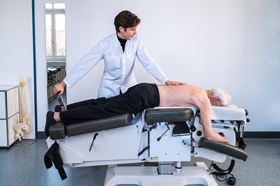 Chiropraktische Behandluing im Alter