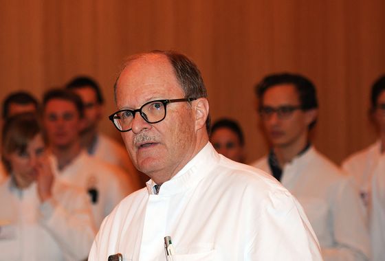 Prof. Christian Gerber Prof. Christian Gerber, Senior Consultant Universitätsklinik Balgrist